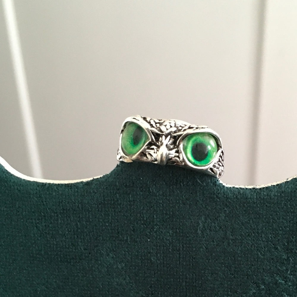 Elegant UNISEX Adjustable Silver and Green Owl Ring